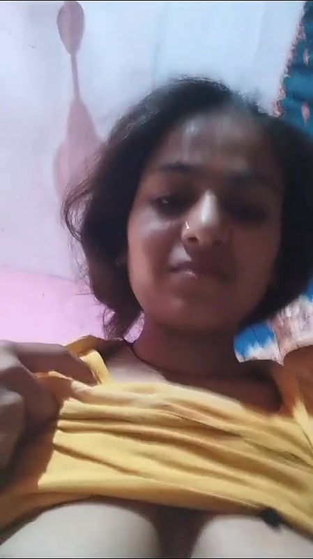 Desi babe showing pussy and boobs