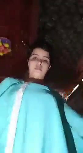 kapde khol kar age piche sab dikhaya