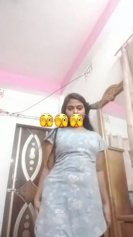 Bengali girl striptease dancing and nude pussy rubbing
