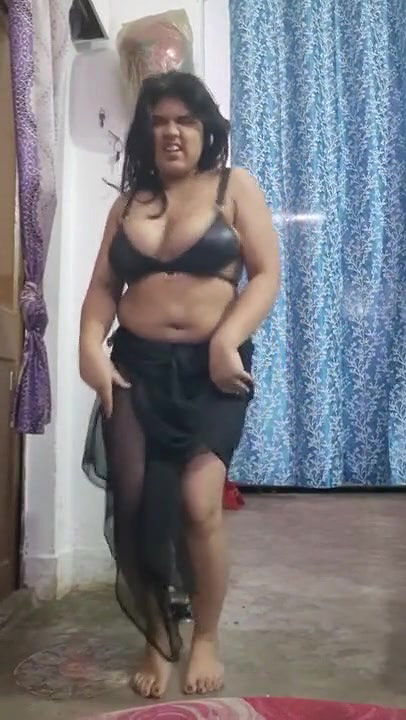 Bengali dancing girl with big boobs bouncing
