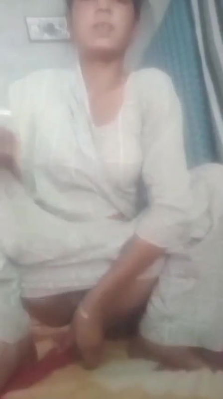 Desi teen girl taking cucumber