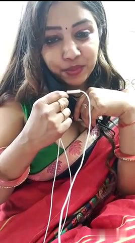 live cam stripping saree big boobs showing bhabhi