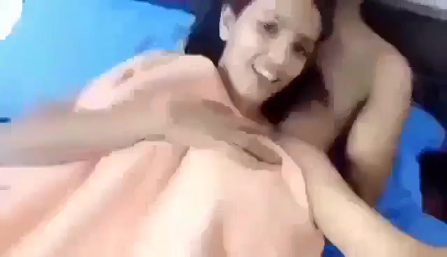 village girlfriend boob press viral sex MMS