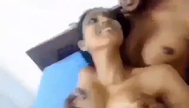 village girlfriend boob press viral sex MMS