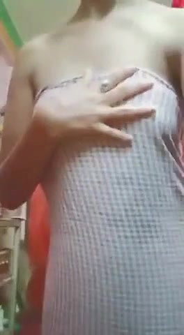 Indian girl removing towel xxx village nude show