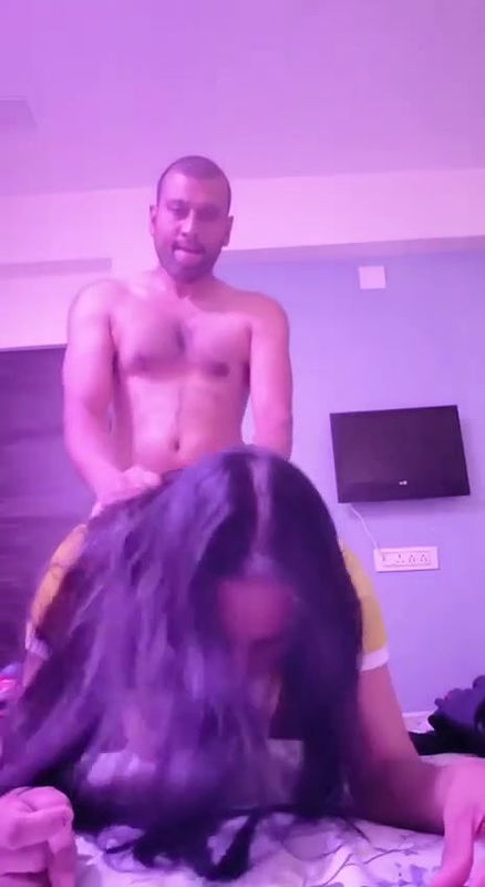 Best Indian escort girl doggy sex with client in hotel