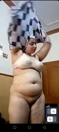 bubbly Indian girl nude viral WhatsApp video call