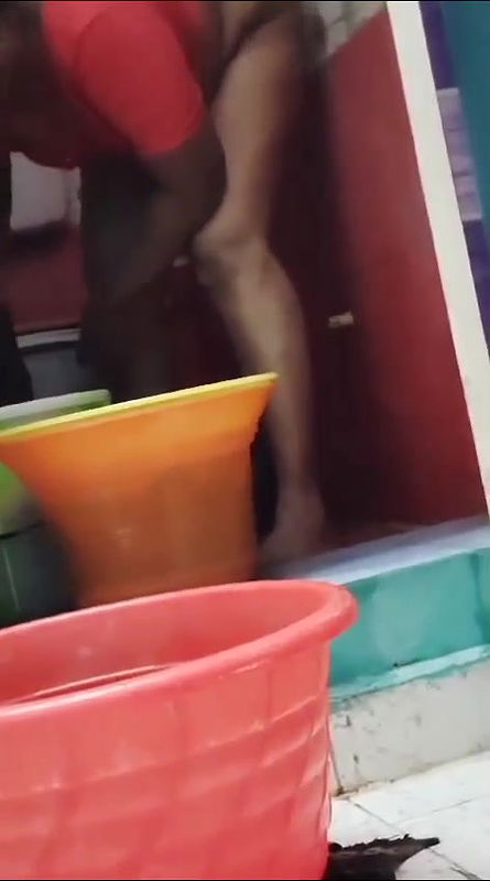 big ass bhabhi washing clothes viral MMS videos