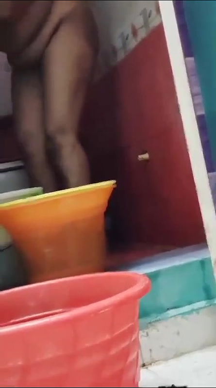 big ass bhabhi washing clothes viral MMS videos