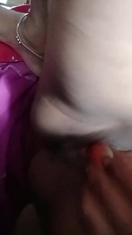 village Tamil sex aunty in nighty viral masturbation