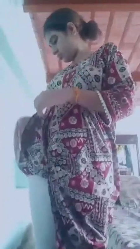 tall girl removing bra and viral nude big boobs