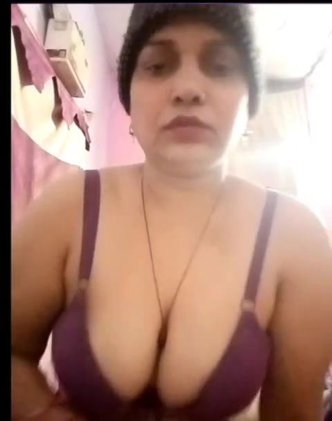 mature aunty striptease huge ass show desi