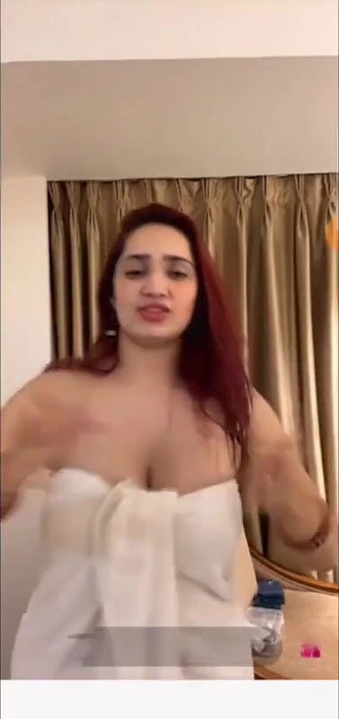 Aditi Mistri instagram influencer new video