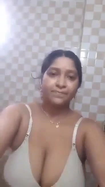 big melons desi aunty viral nude bath for lover