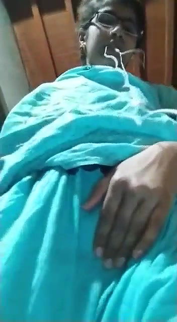 Chashmish girl showing boobs and fingering