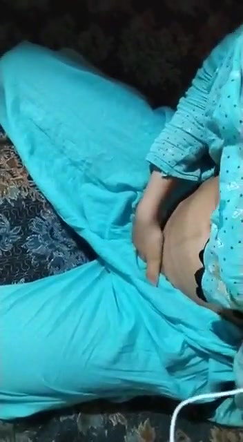 Chashmish girl showing boobs and fingering