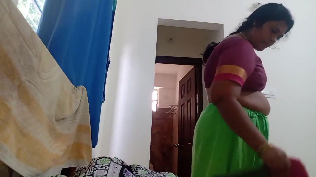Telugu aunty sex affair dress change hidden cam