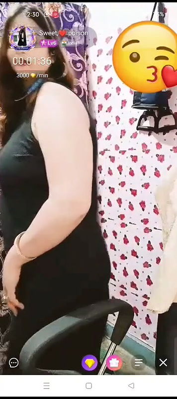 Tango MILF sweet poison big boobs showing with face