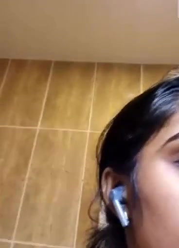 mallu hot selfie girlfriend viral nude MMS