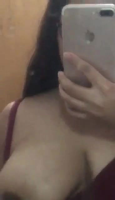 topless before mirror showing big boobs viral MMS