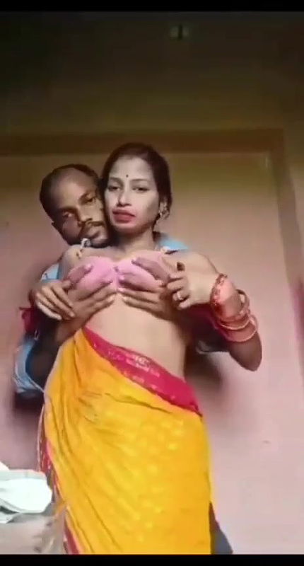 neighbor bhabhi boob press and hot standing sex