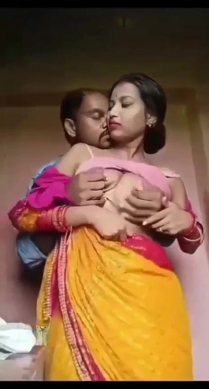 neighbor bhabhi boob press and hot standing sex