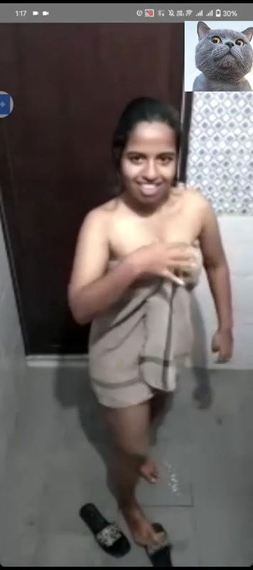 short hair girlfriend nude bath on video call