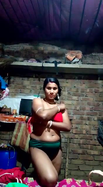 village bhabhi stripping bra and viral boobs show