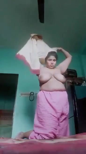 Bigboob Bhabi Showing BanglaTalk