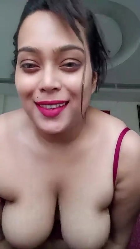 big ass horny bhabhi boobs show viral MMS