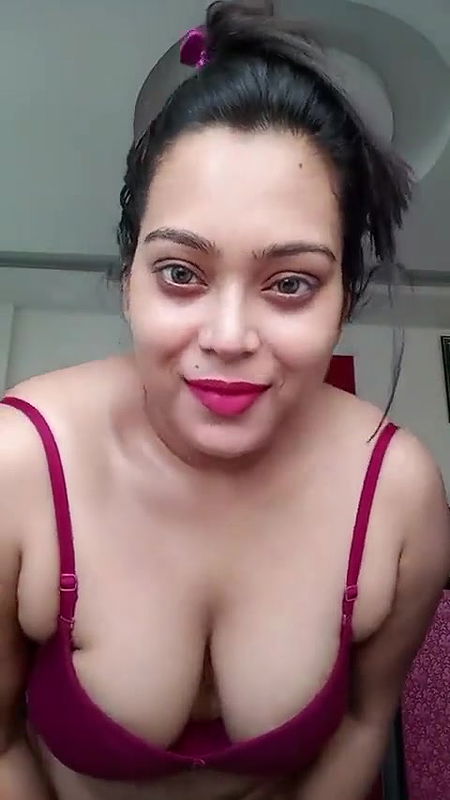 big ass horny bhabhi boobs show viral MMS