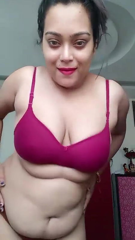 big ass horny bhabhi boobs show viral MMS