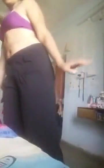 Young Indian babe cute Desi boobs show