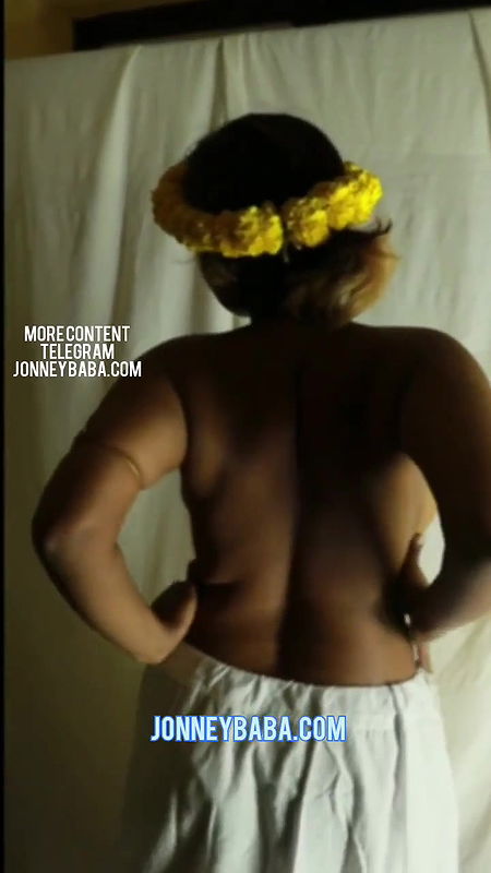 Bong mode nude Photoshoot