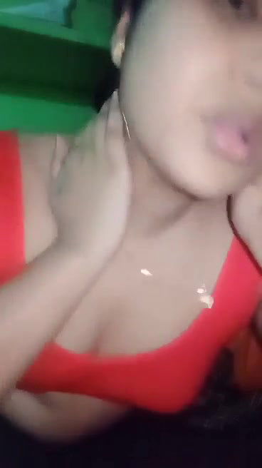 girl recording her 1st masturbation