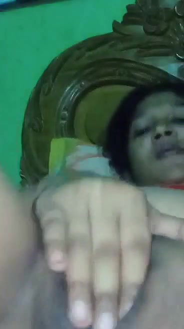 girl recording her 1st masturbation