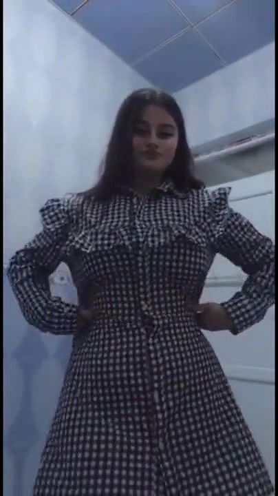 Pakistani girl opening shirt showing big boobs viral