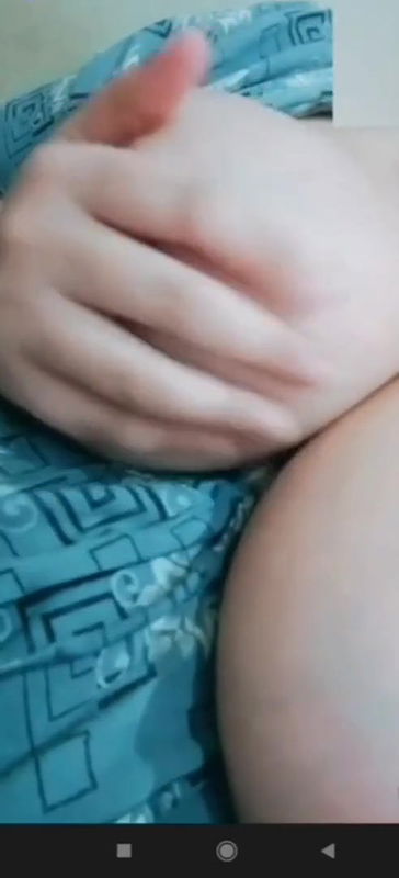 Mature Aurat Showing Boobs with Hindi Audio