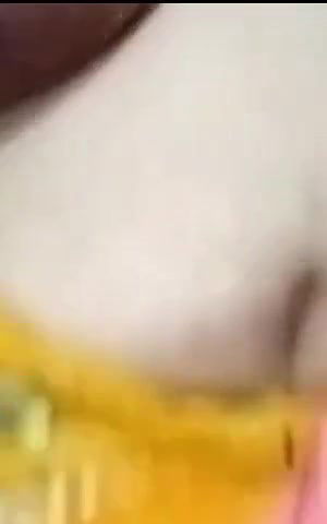 desi hot aunty showing her big boobs and wet pussy