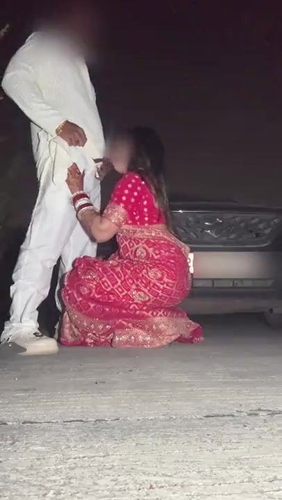 Horny Indian couple fucking on road in Diwali night