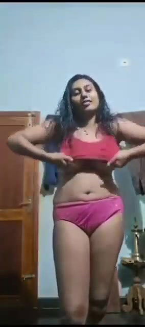 hot bhabhi showing