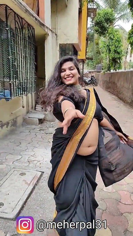 Aaj Maine Saree Mai Kiya Walk Aur Photoshoot