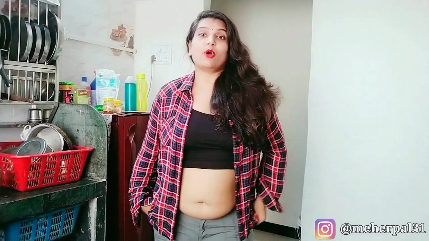 Aaj Maine Shirt & Shorts Try Kiya Fans Demand Modern Outfit