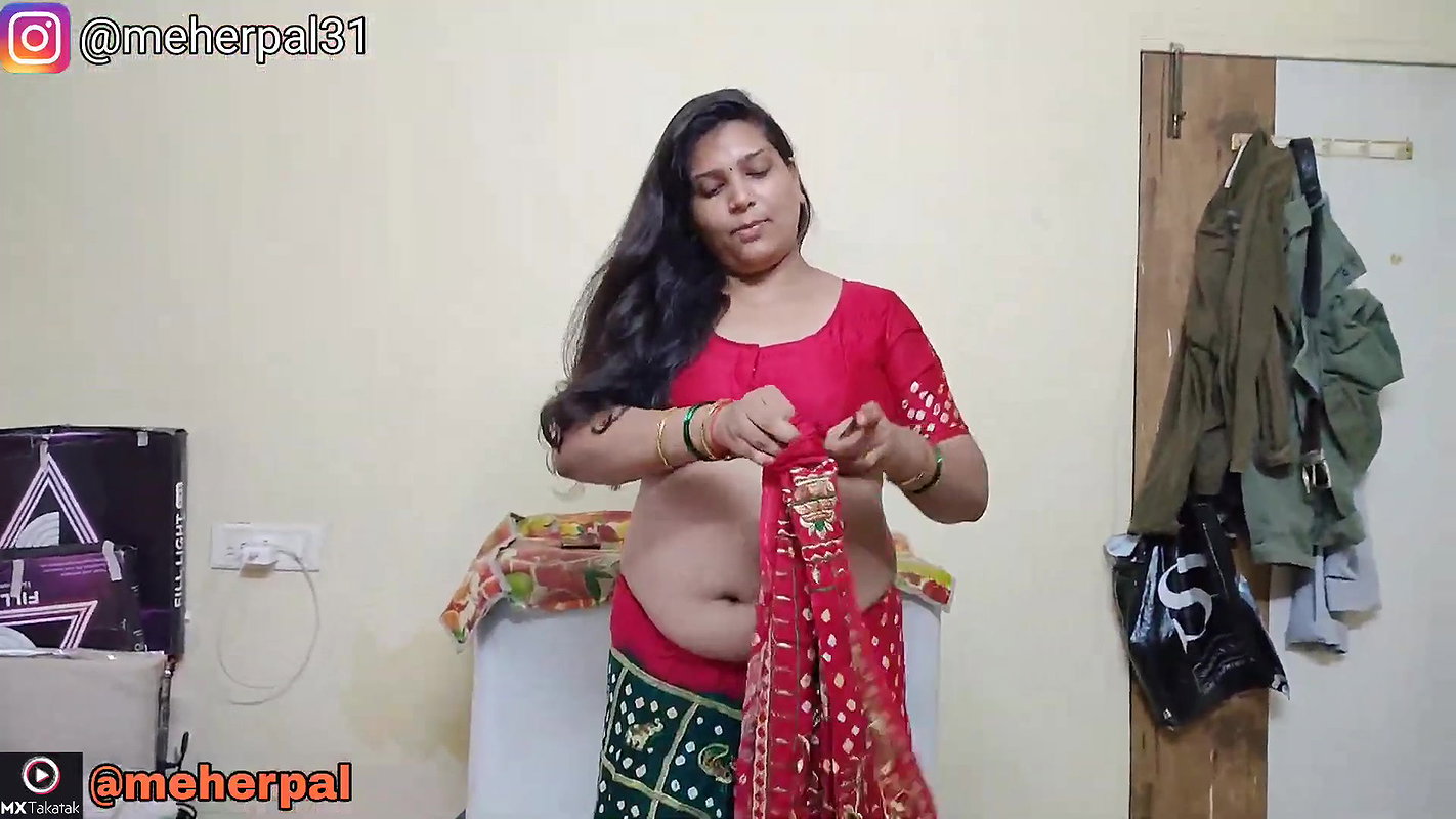 Ahmedabad Se Aai Meri Bandani Saree