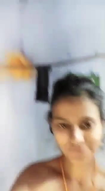 Desi village girl show her nude