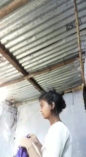 Desi village girl show her nude