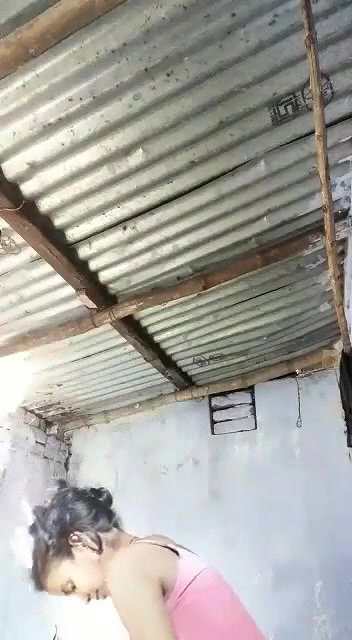 Desi village girl show her nude