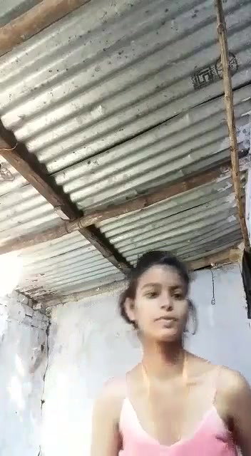 Desi village girl show her nude