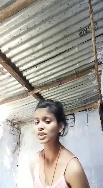 Desi village girl show her nude