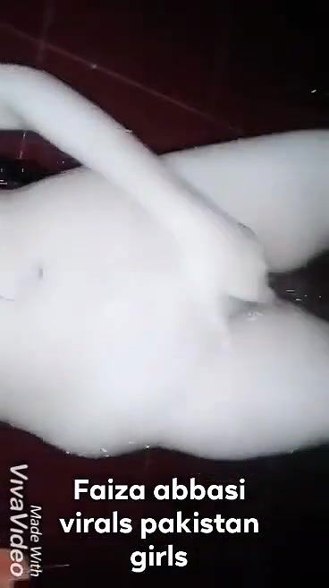 Beautiful Sexy Figure Paki Girl Bathing Nude On Cam